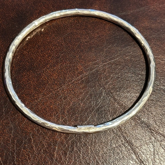 Impolite CLASSICO
Bangle in Sterling Silver size 8 - Picture 7 of 10